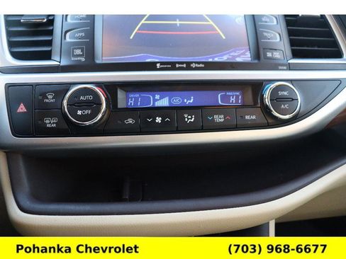 Used 2017 Toyota Highlander Limited image 17