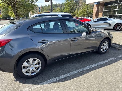 Used 2016 MAZDA MAZDA3 i Sport FWD image 4