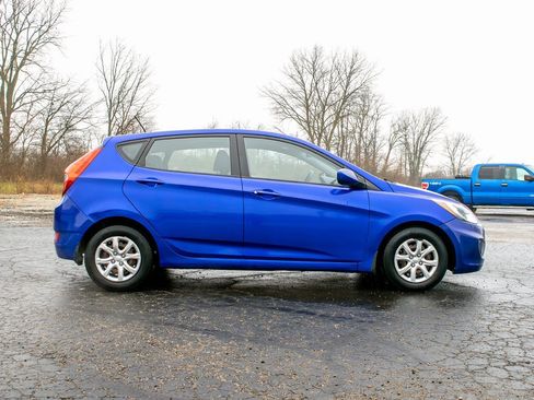 Used 2014 Hyundai Accent GS image 3