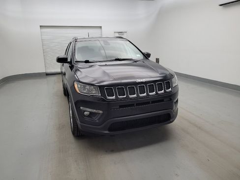 Used 2018 Jeep Compass Latitude w/ Safe & Security Group AWD/4WD image 14