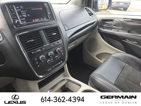 Used 2019 Dodge Grand Caravan SXT image 36