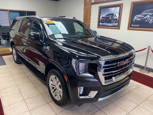 Used 2023 GMC Yukon XL SLT AWD/4WD image 5