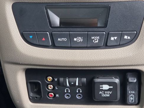 Used 2016 Honda Pilot Touring image 35