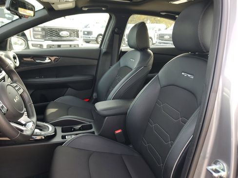 Used 2024 Kia Forte GT-Line w/ GT-Line Premium Package image 10