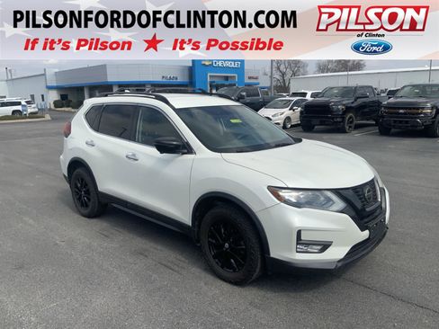 Used 2018 Nissan Rogue SV w/ Premium Package image 1
