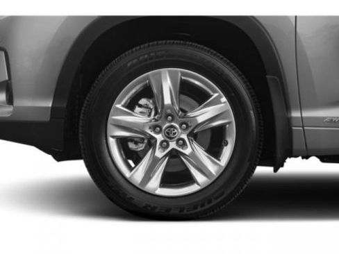 Used 2019 Toyota Highlander LE image 14