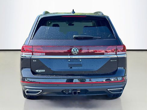 Used 2025 Volkswagen Atlas SE AWD/4WD image 6