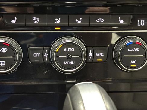 Used 2018 Volkswagen Golf SEL FWD image 18