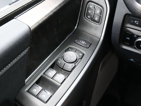 Used 2024 Ford F350 Lariat w/ Chrome Package AWD/4WD image 25