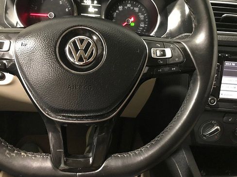 Used 2015 Volkswagen Jetta SE image 25