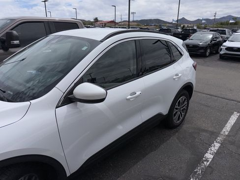 Used 2020 Ford Escape SEL image 2