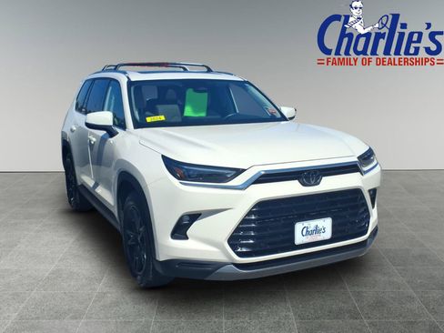 Certified 2024 Toyota Grand Highlander AWD image 3