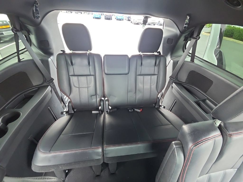 Used 2020 Dodge Grand Caravan GT FWD image 16