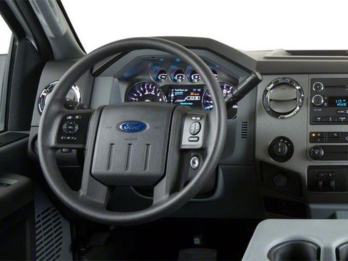 Used 2013 Ford F250 XLT AWD/4WD image 6