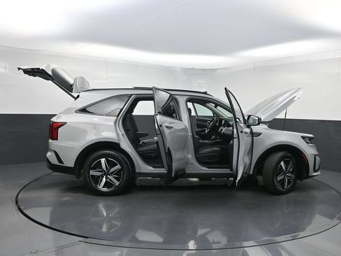 Used 2023 Kia Sorento EX w/ Panoramic Sunroof Package FWD image 38
