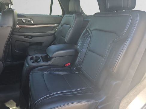 Used 2018 Ford Explorer Platinum AWD/4WD image 14