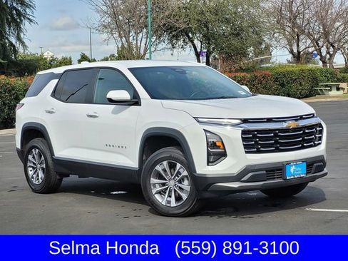 Used 2025 Chevrolet Equinox LT image 2