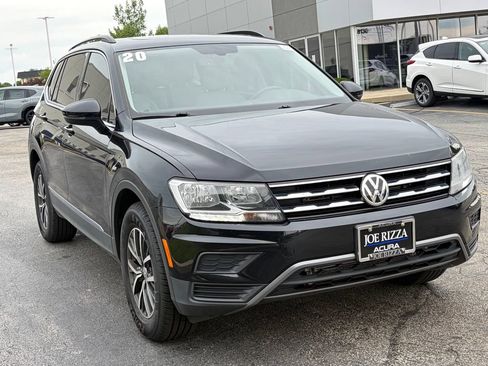 Used 2020 Volkswagen Tiguan SE w/ Panoramic Sunroof Package AWD/4WD image 4
