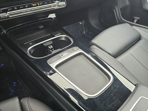 Used 2025 Mercedes-Benz CLA 250 4MATIC image 29