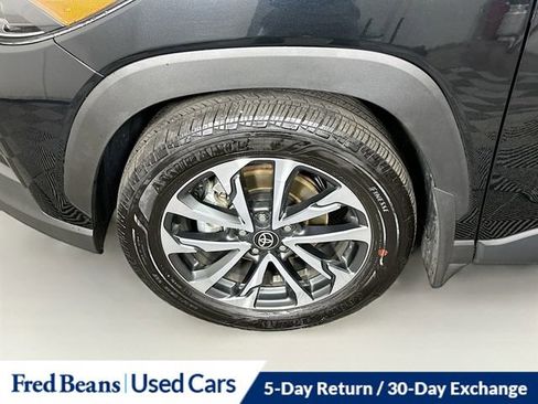 Used 2025 Toyota Corolla Cross XLE w/ Convenience Package AWD/4WD image 19
