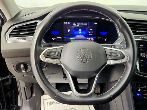 Used 2022 Volkswagen Tiguan SE image 11