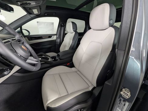 New 2026 Porsche Cayenne AWD/4WD image 5