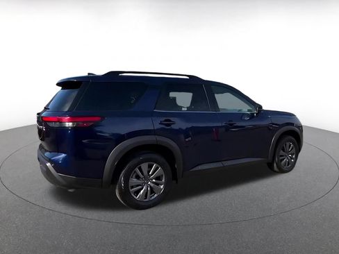 Used 2025 Nissan Pathfinder SV FWD image 11
