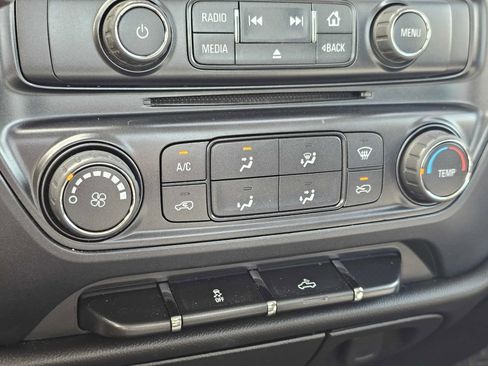 Used 2015 Chevrolet Silverado 1500 W/T image 17