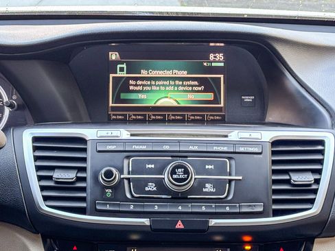 Used 2017 Honda Accord LX image 17