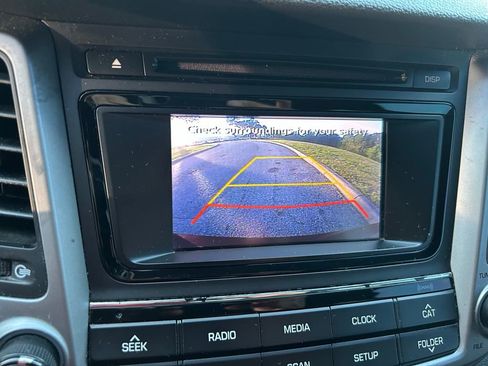 Used 2017 Hyundai Tucson SE FWD image 25