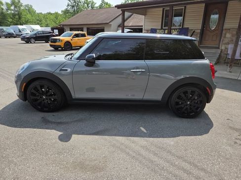 Used 2017 MINI Cooper 2-Door Hardtop FWD image 3
