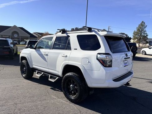 Used 2017 Toyota 4Runner SR5 image 3