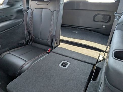 Used 2021 Jeep Grand Cherokee L Summit image 31