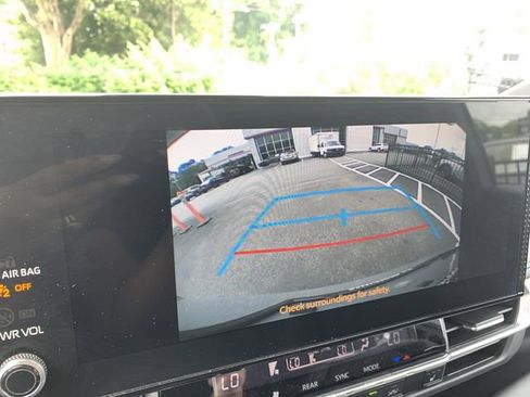 Used 2025 Toyota Sienna XSE FWD image 22