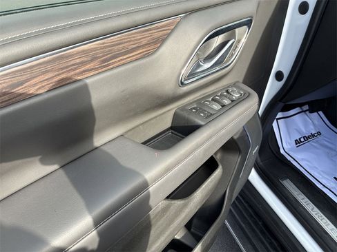 Used 2023 Chevrolet Tahoe LT w/ Luxury Package image 13