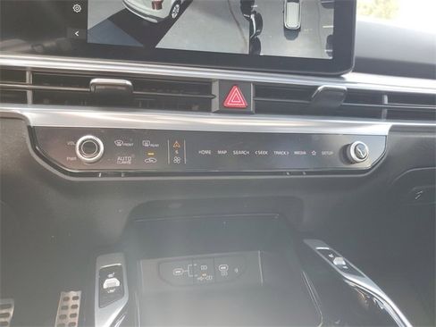 Used 2024 Kia Sorento SX Prestige image 24