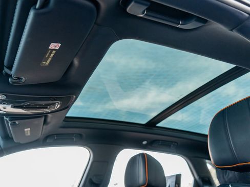 Certified 2025 Bentley Bentayga S Black Edition image 28