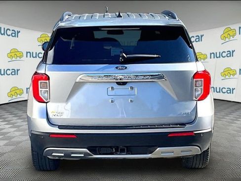 Used 2023 Ford Explorer XLT w/ Equipment Group 202A AWD/4WD image 4