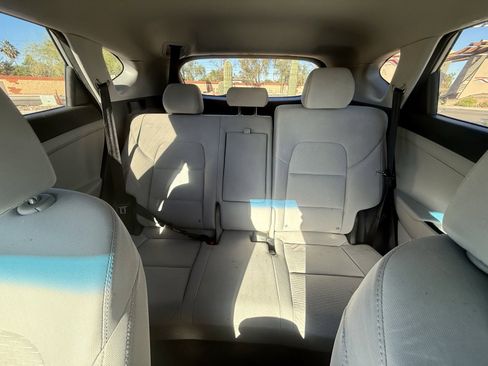 Used 2019 Hyundai Tucson SE image 24