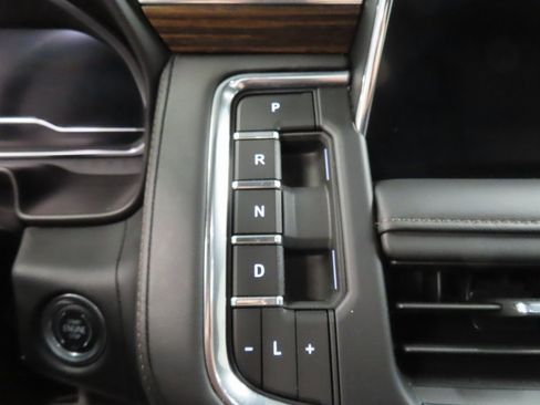 Used 2024 Chevrolet Suburban High Country image 51