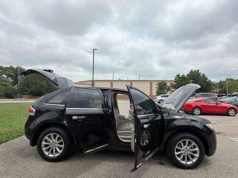Used 2014 Lincoln MKX AWD w/ Equipment Group 102A image 8