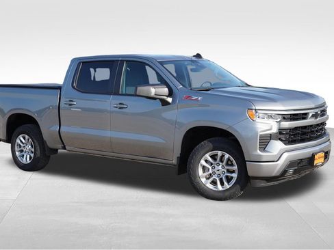 Used 2023 Chevrolet Silverado 1500 RST AWD/4WD image 2