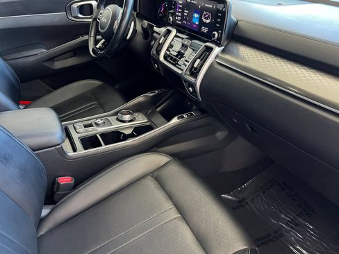 Used 2023 Kia Sorento EX w/ Panoramic Sunroof Package FWD image 18