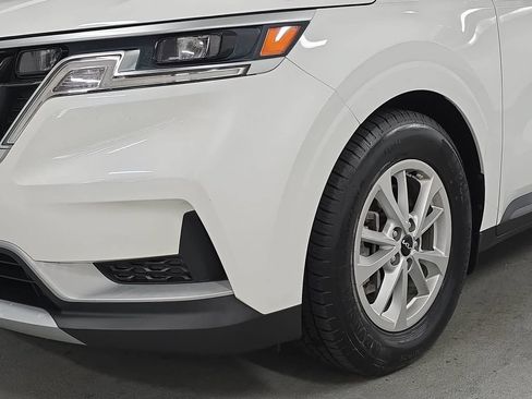 Used 2022 Kia Carnival LX FWD image 11