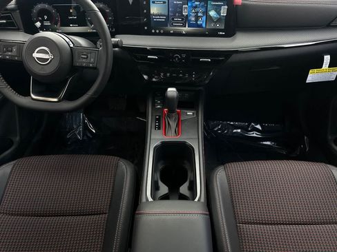 Used 2026 Nissan Kicks SR w/ Illumination Package FWD image 4