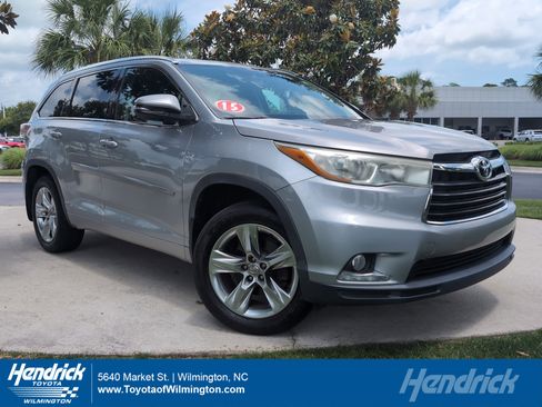 Used 2015 Toyota Highlander Limited AWD/4WD image 1
