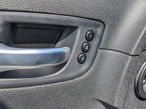 Used 2023 Chrysler 300 Touring L w/ Comfort Group RWD image 16