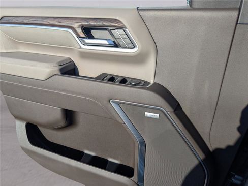 New 2026 GMC Sierra 2500 SLT w/ SLT Premium Package image 12