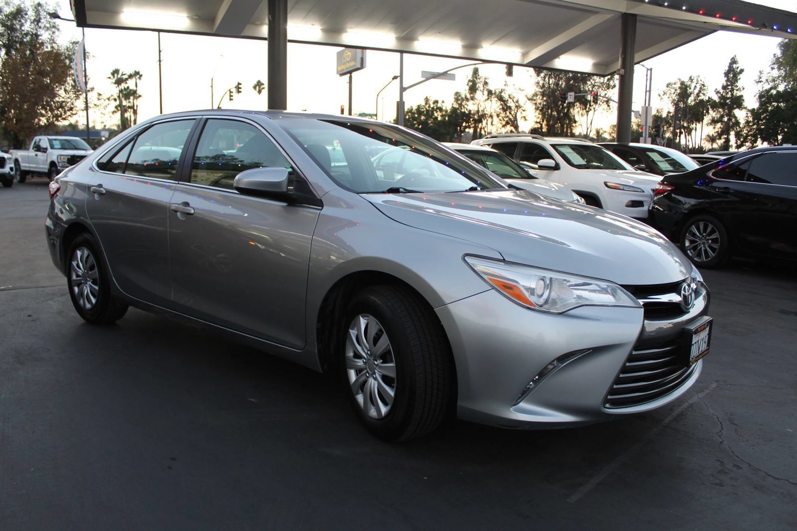 Used 2017 Toyota Camry LE FWD image 7