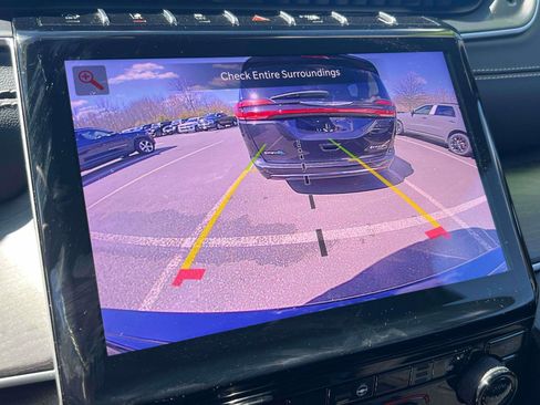 Used 2024 Jeep Grand Cherokee Limited image 12